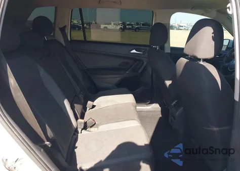 2018 Volkswagen Tiguan 2.0T S z USA, uszkodzony, nr VIN 3VV0B7AX8JM076693